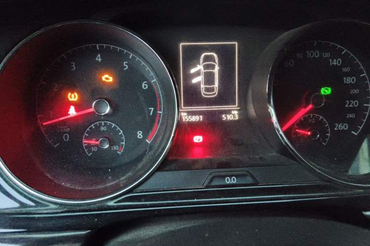 Used Volkswagen Lamando 2015 330TSI DSG Comfort Edition Odometer Close Up