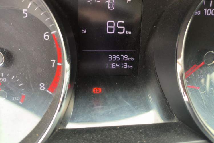 Used Volkswagen Lamando 2015 230TSI DSG Fashion Edition Odometer Close Up