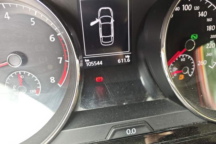 Used Volkswagen Lamando 2015 280TSI DSG Comfort Edition Odometer Close Up