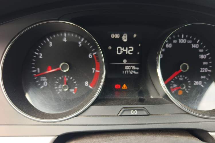 Used Volkswagen Lamando 2015 230TSI DSG Fashion Edition Odometer Close Up