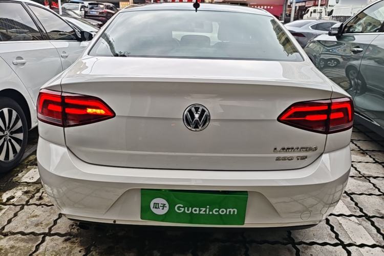 Used Volkswagen Lamando 2015 230TSI DSG Fashion Edition Rear