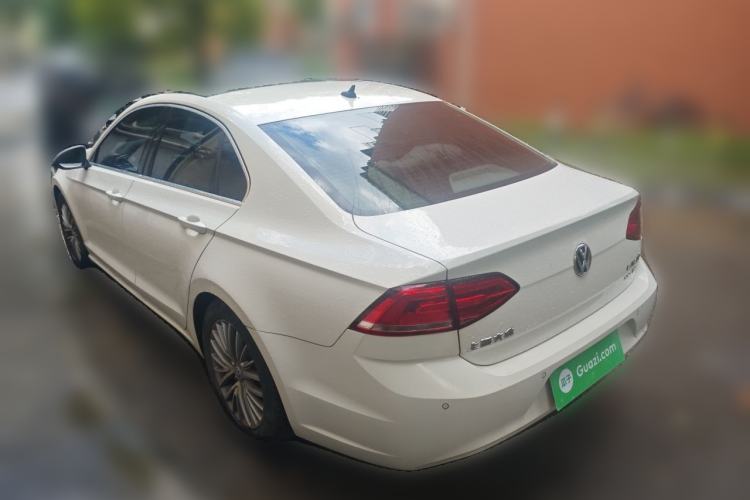 Used Volkswagen Lamando 2015 330TSI DSG Luxury Edition Rear Left 45 Deg