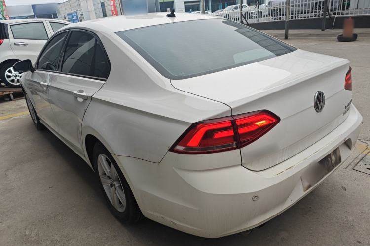Used Volkswagen Lamando 2015 230TSI Manual Trend Edition Rear Left 45 Deg