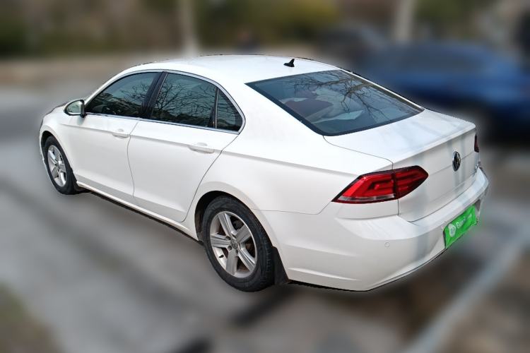 Used Volkswagen Lamando 2015 230TSI Manual Trend Edition Rear Left 45 Deg