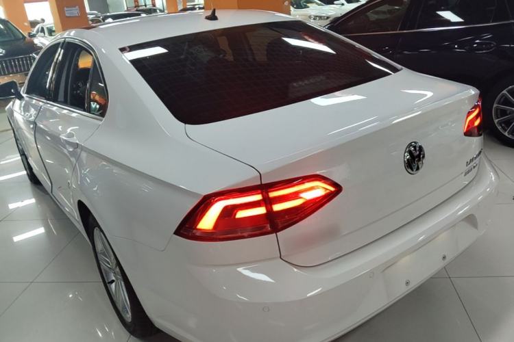 Used Volkswagen Lamando 2015 330TSI DSG Comfort Edition Rear Left 45 Deg