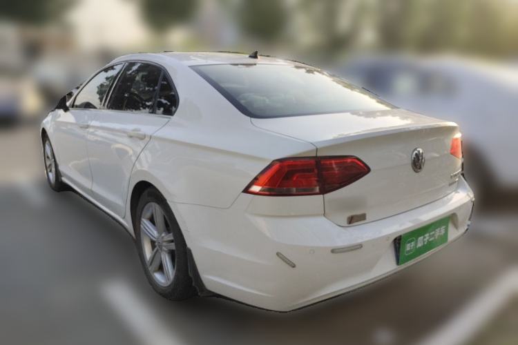 Used Volkswagen Lamando 2015 330TSI DSG Comfort Edition Rear Left 45 Deg