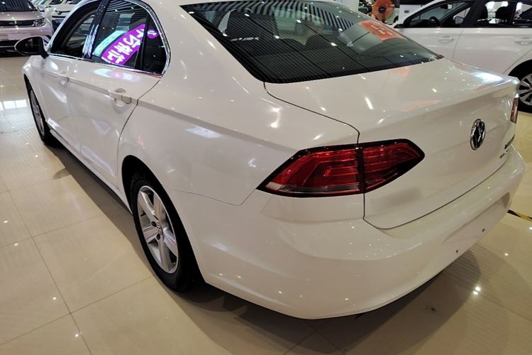 Used Volkswagen Lamando 2015 230TSI Manual Trend Edition Rear Left 45 Deg