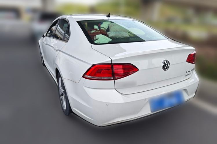Used Volkswagen Lamando 2015 330TSI DSG Luxury Edition Rear Left 45 Deg