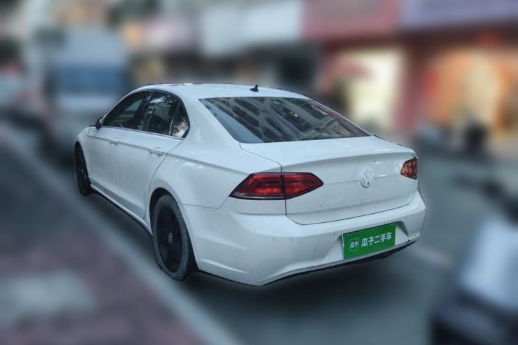 Used Volkswagen Lamando 2015 330TSI DSG Comfort Edition Rear Left 45 Deg