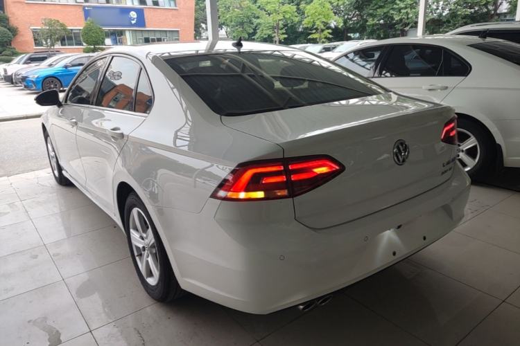 Used Volkswagen Lamando 2015 230TSI DSG Fashion Edition Rear Left 45 Deg