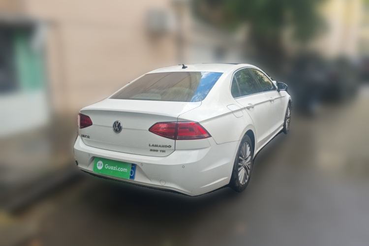 Used Volkswagen Lamando 2015 330TSI DSG Luxury Edition Rear Right 45 Deg