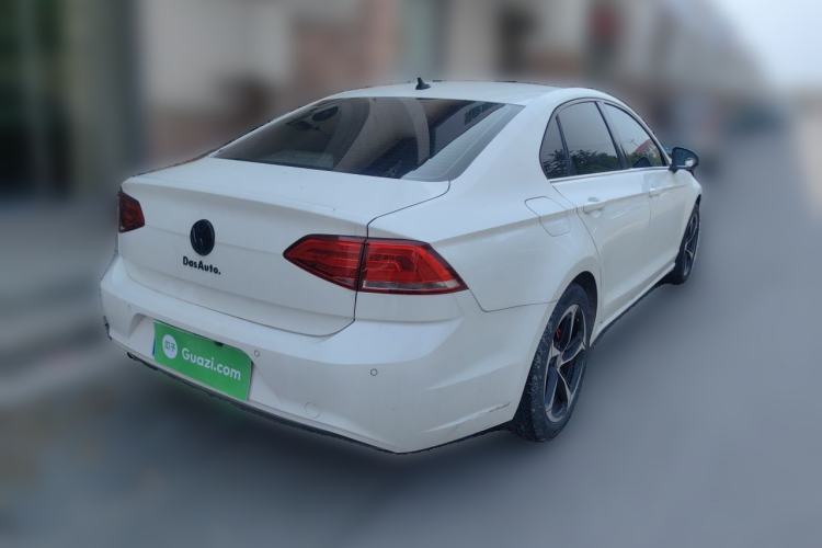 Used Volkswagen Lamando 2015 280TSI DSG Comfort Edition Rear Right 45 Deg