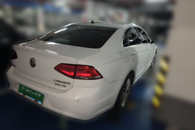 Used Volkswagen Lamando 2015 280TSI DSG Luxury Edition Rear Right 45 Deg