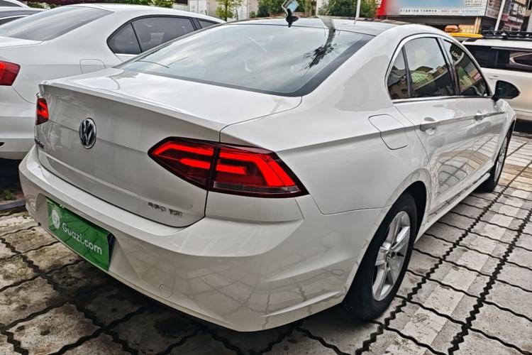 Used Volkswagen Lamando 2015 230TSI DSG Fashion Edition Rear Right 45 Deg
