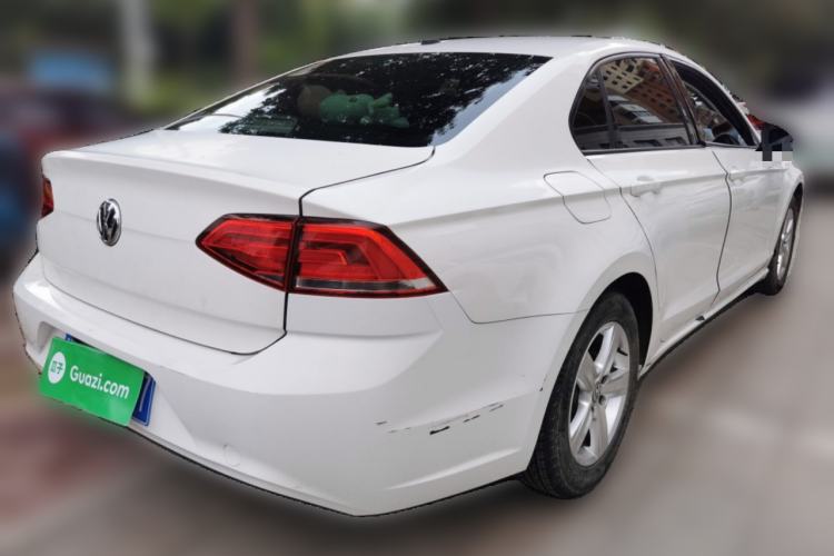Used Volkswagen Lamando 2015 230TSI Manual Trend Edition Rear Right 45 Deg
