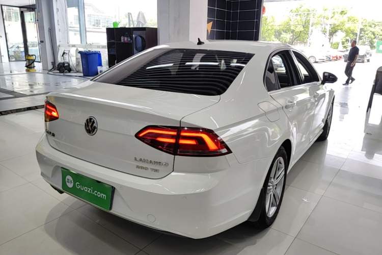 Used Volkswagen Lamando 2015 280TSI DSG Comfort Edition Rear Right 45 Deg