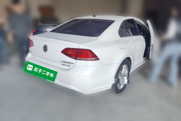 Used Volkswagen Lamando 2015 280TSI DSG Comfort Edition Rear Right 45 Deg