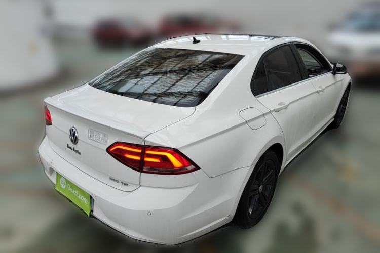 Used Volkswagen Lamando 2015 280TSI DSG Comfort Edition Rear Right 45 Deg
