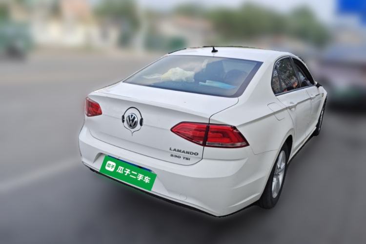 Used Volkswagen Lamando 2015 230TSI DSG Fashion Edition Rear Right 45 Deg