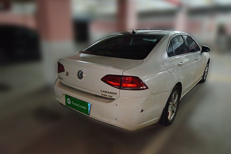 Used Volkswagen Lamando 2015 230TSI DSG Fashion Edition Rear Right 45 Deg