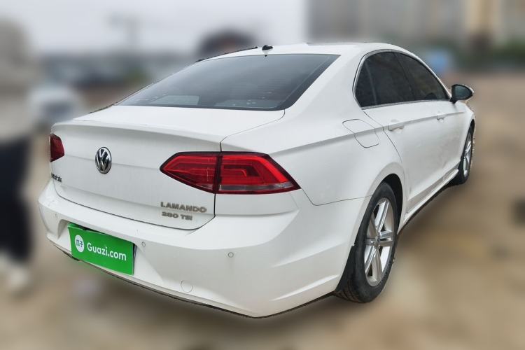 Used Volkswagen Lamando 2015 280TSI DSG Comfort Edition Rear Right 45 Deg