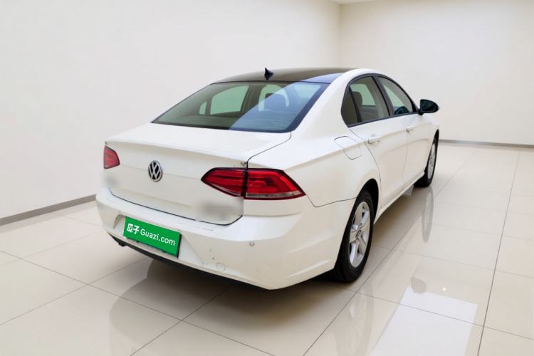 Used Volkswagen Lamando 2015 230TSI DSG Fashion Edition Rear Right 45 Deg