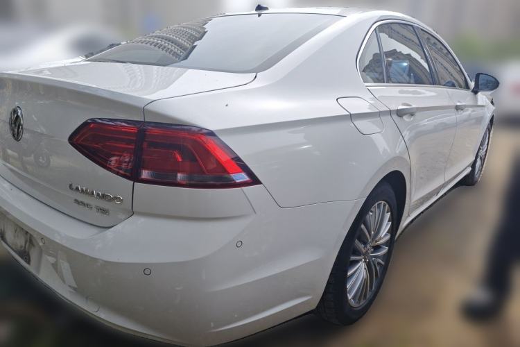 Used Volkswagen Lamando 2015 330TSI DSG Luxury Edition Rear Right 45 Deg