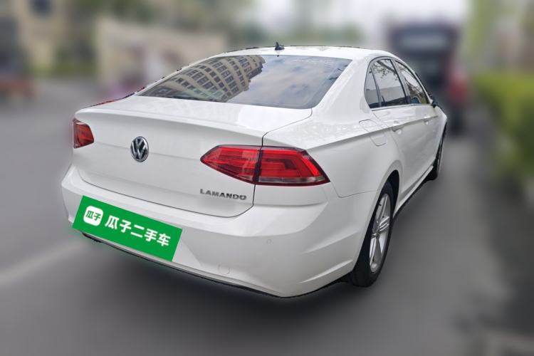 Used Volkswagen Lamando 2015 280TSI DSG Comfort Edition Rear Right 45 Deg
