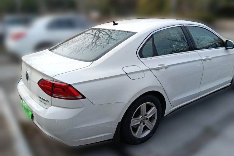 Used Volkswagen Lamando 2015 230TSI Manual Trend Edition Rear Right 45 Deg