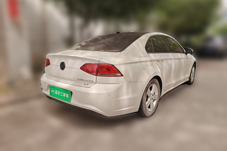 Used Volkswagen Lamando 2015 230TSI DSG Fashion Edition Rear Right 45 Deg