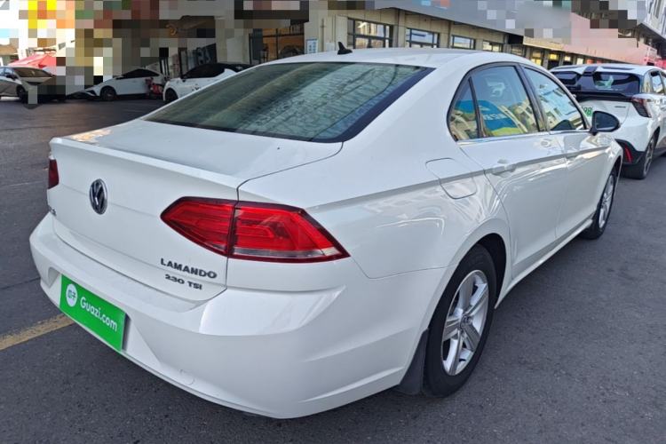 Used Volkswagen Lamando 2015 230TSI DSG Fashion Edition Rear Right 45 Deg