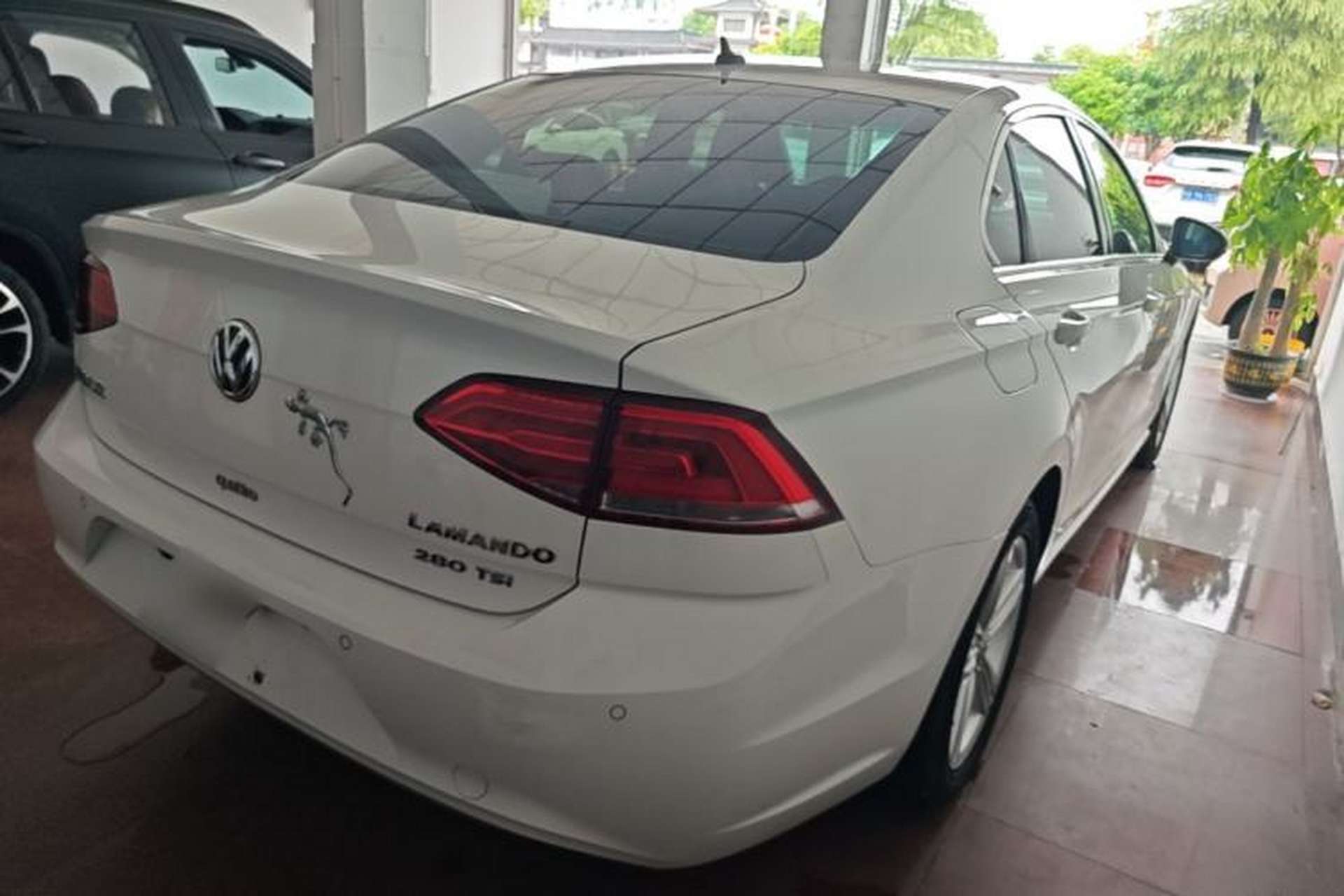 Used Volkswagen Lamando 2015 280TSI DSG Comfort Edition Rear Right 45 Deg