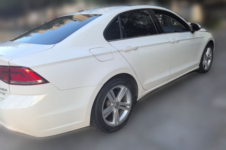 Used Volkswagen Lamando 2015 280TSI DSG Comfort Edition Rear Right 45 Deg