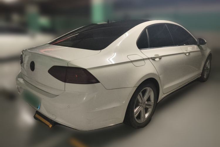 Used Volkswagen Lamando 2015 280TSI DSG Comfort Edition Rear Right 45 Deg