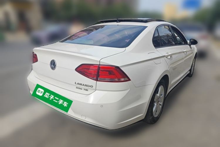 Used Volkswagen Lamando 2015 230TSI DSG Fashion Edition Rear Right 45 Deg