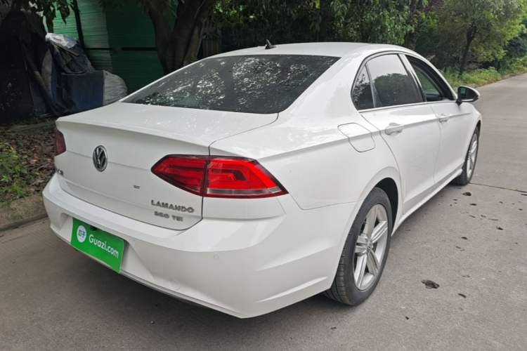 Used Volkswagen Lamando 2015 280TSI DSG Comfort Edition Rear Right 45 Deg