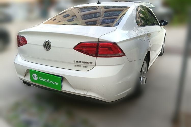 Used Volkswagen Lamando 2015 230TSI DSG Fashion Edition Rear Right 45 Deg