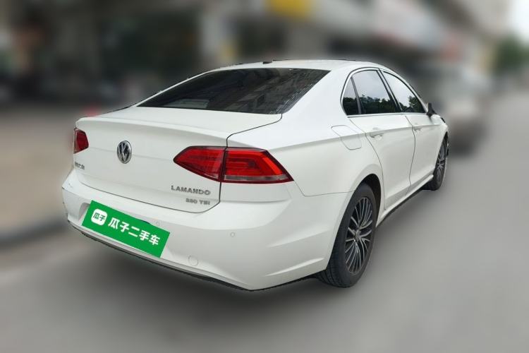 Used Volkswagen Lamando 2015 280TSI DSG Luxury Edition Rear Right 45 Deg