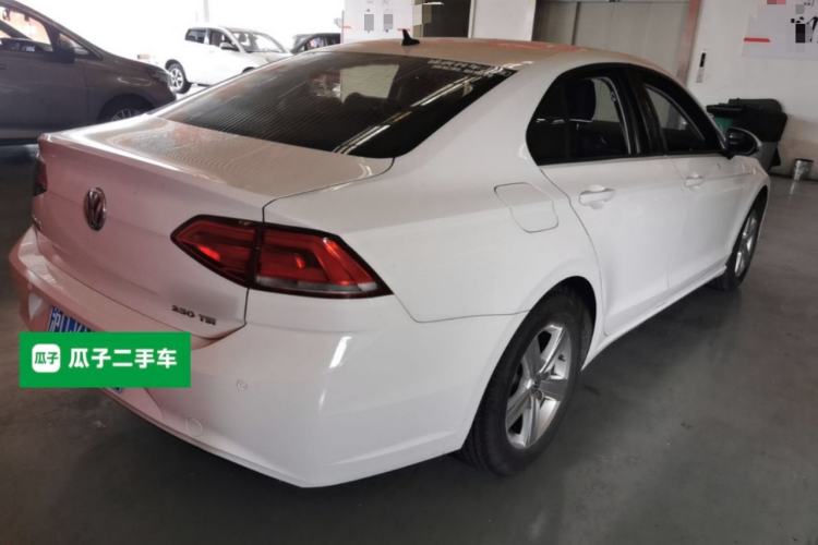 Used Volkswagen Lamando 2015 230TSI DSG Fashion Edition Rear Right 45 Deg