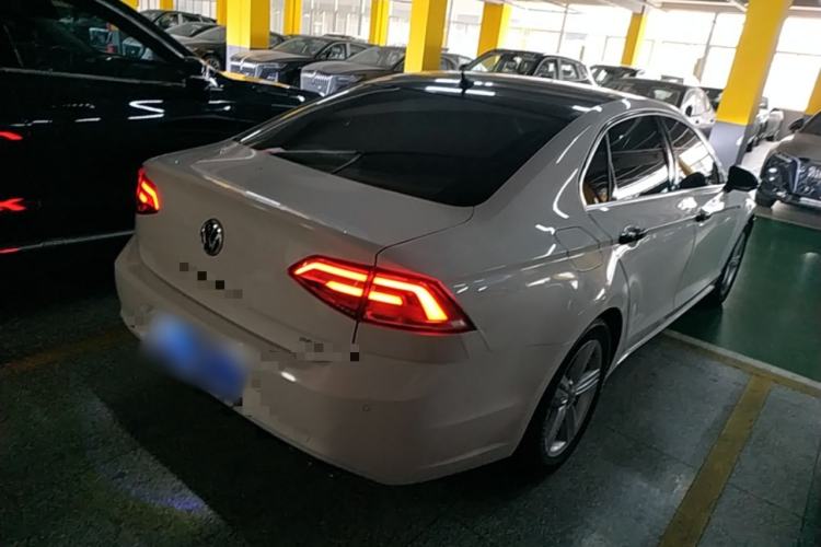 Used Volkswagen Lamando 2015 280TSI DSG Comfort Edition Rear Right 45 Deg