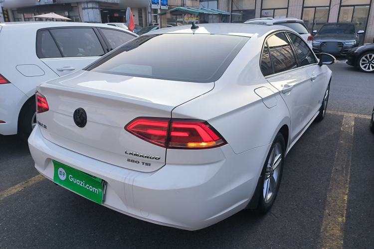 Used Volkswagen Lamando 2015 280TSI DSG Comfort Edition Rear Right 45 Deg