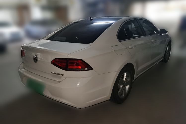 Used Volkswagen Lamando 2015 230TSI DSG Fashion Edition Rear Right 45 Deg