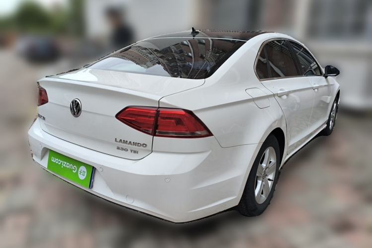 Used Volkswagen Lamando 2015 230TSI DSG Fashion Edition Rear Right 45 Deg