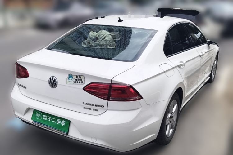 Used Volkswagen Lamando 2015 230TSI DSG Fashion Edition Rear Right 45 Deg