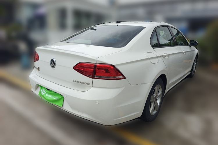 Used Volkswagen Lamando 2015 230TSI DSG Fashion Edition Rear Right 45 Deg