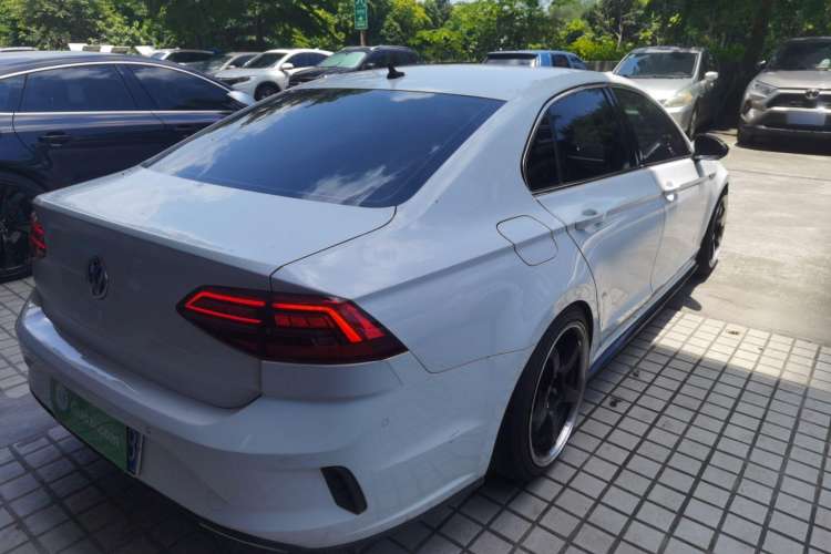Used Volkswagen Lamando 2015 230TSI DSG Fashion Edition Rear Right 45 Deg