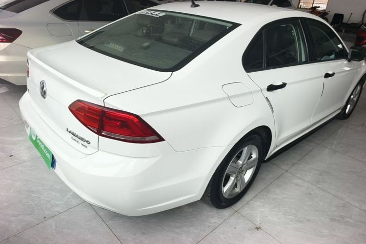Used Volkswagen Lamando 2015 230TSI DSG Fashion Edition Rear Right 45 Deg