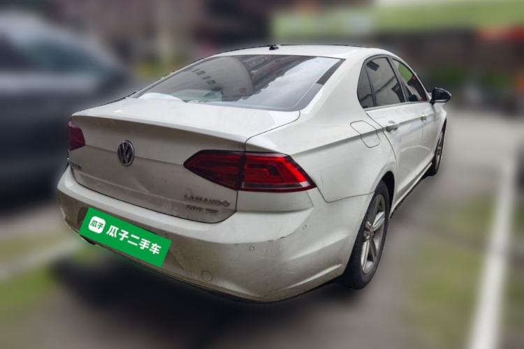 Used Volkswagen Lamando 2015 280TSI DSG Comfort Edition Rear Right 45 Deg