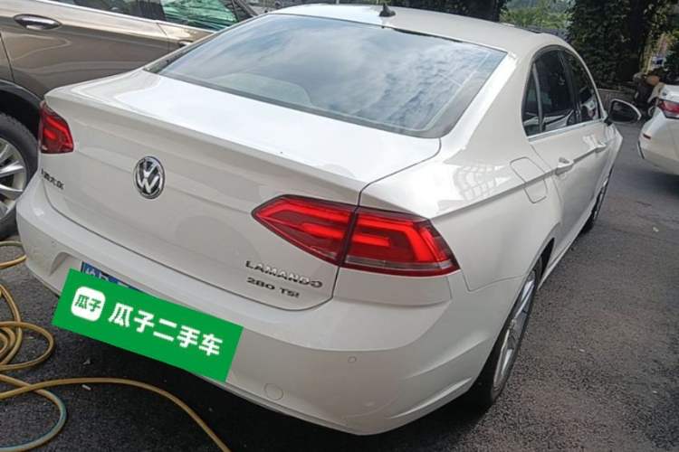 Used Volkswagen Lamando 2015 280TSI DSG Comfort Edition Rear Right 45 Deg
