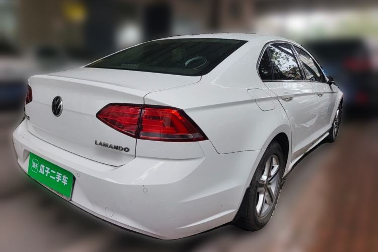 Used Volkswagen Lamando 2015 230TSI DSG Fashion Edition Rear Right 45 Deg
